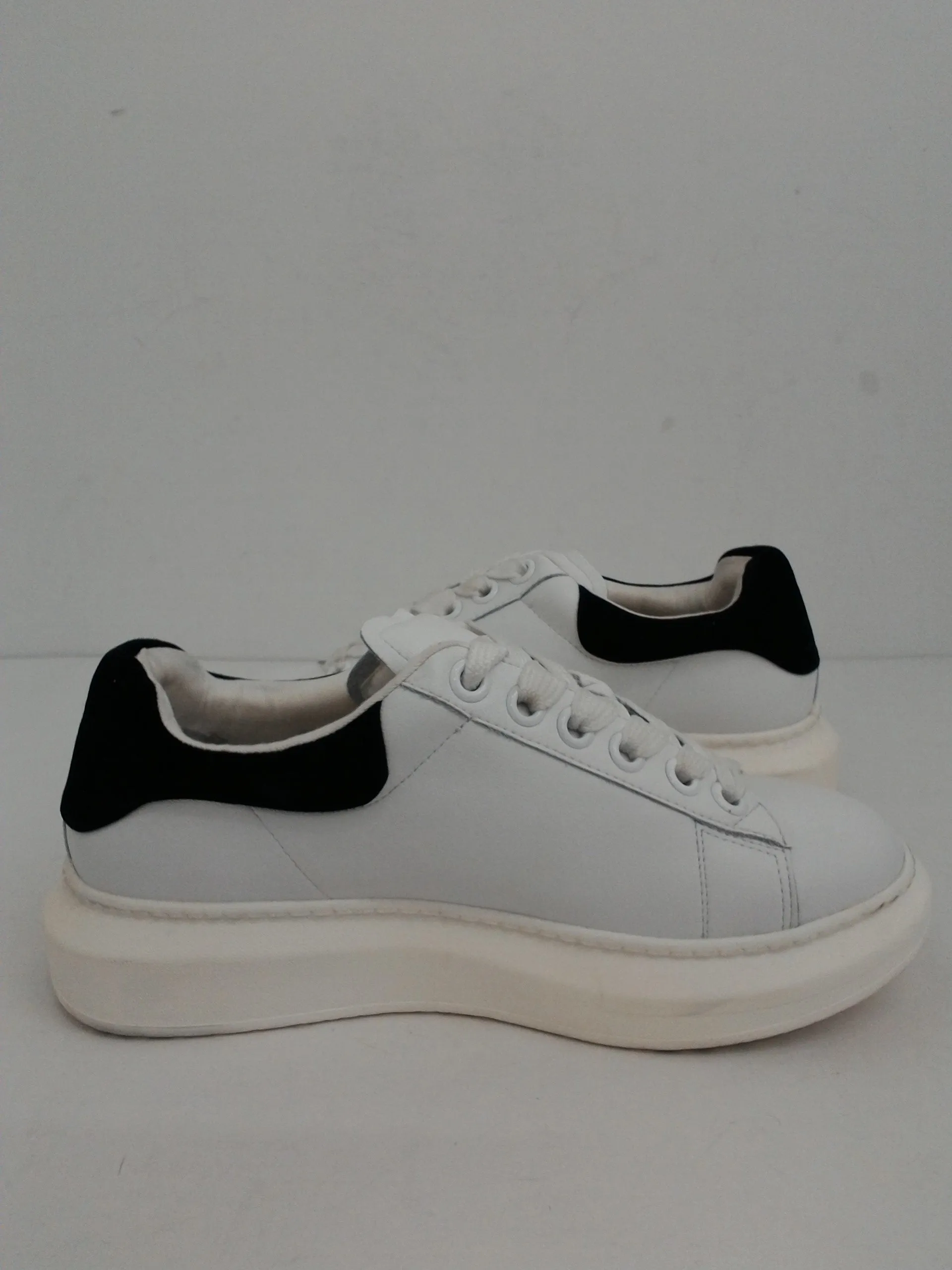 Steve Madden Women's Leather Fashion Sneakers Size 7 M